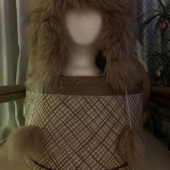 Vintage Sak’s Fith Avenue Fox Fur Hat with Hat Box - Picture 9 of 9